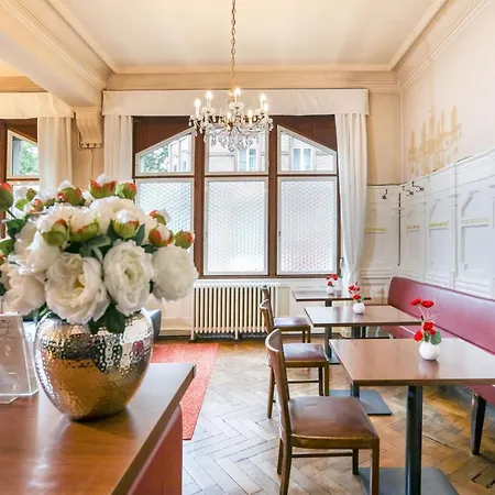 Otel Markgraefler Hof 2*