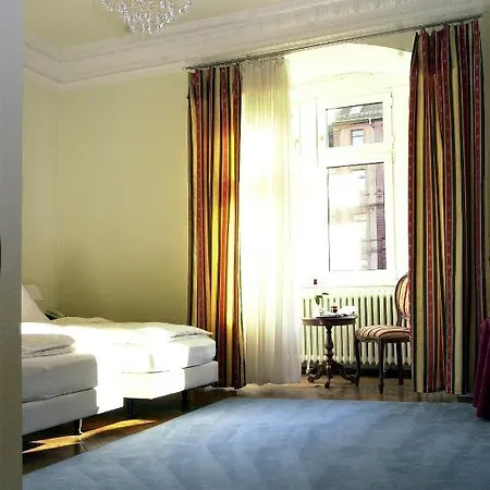 Markgraefler Hof מלון 2*