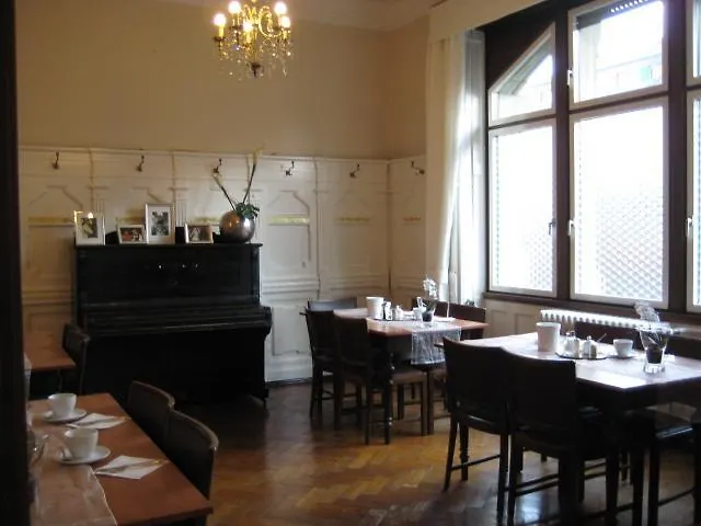 Markgraefler Hof Otel Karlsruhe