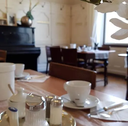 Hotell Markgräfler Hof 2*